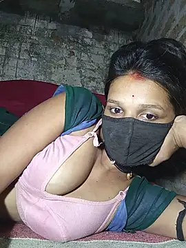 Hoty girl 143 online show from June 15, 2026, 1:22 pm