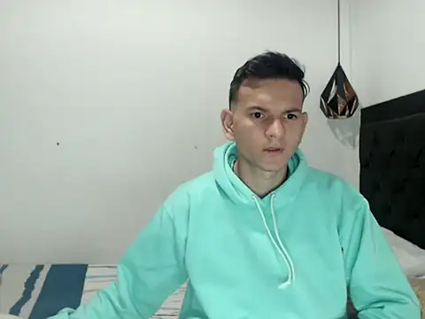 Latin Boy24 online show from October 2, 2025, 6:33 pm