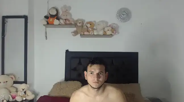 Latin Boy24 online show from March 12, 2025, 2:30 am