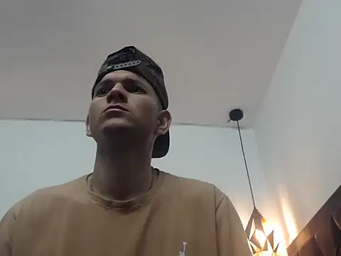 Latin Boy24 online show from October 4, 2025, 1:01 pm