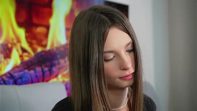 EvaLung777 online show from December 4, 2025, 10:03 am