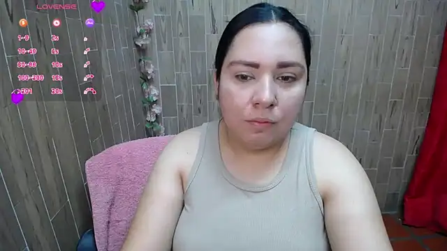 solyeria online show from October 9, 2025, 8:42 pm