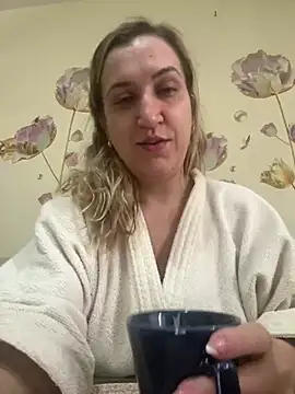 Snapshot of Bia_sexynovaes chatting on July 7, 2026, 12:42 pm Bia sexynovaes online show from July 7, 2026, 12:42 pm