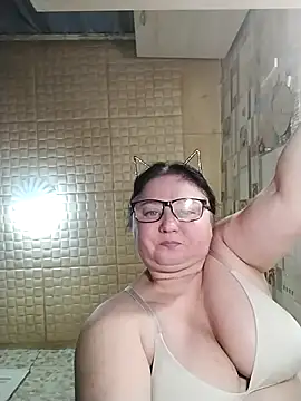 Holly-69 online show from January 8, 2026, 6:58 pm