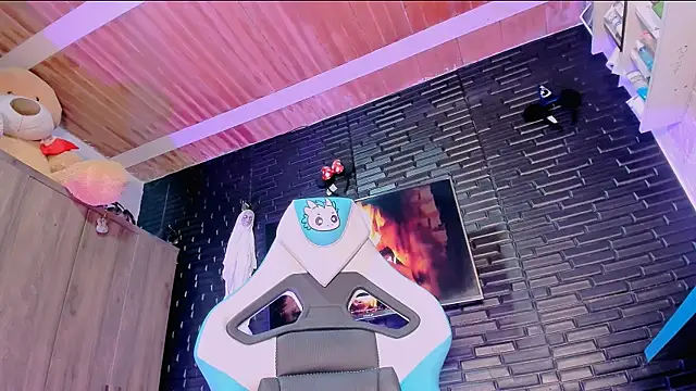 missycanoo online show from September 11, 2025, 2:33 am