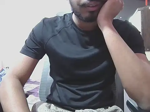 Snapshot of KissesBoyAD chatting on October 27, 2025, 5:25 pm KissesBoyAD online show from October 27, 2025, 5:25 pm