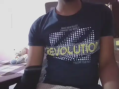 Snapshot of KissesBoyAD chatting on October 13, 2025, 7:15 pm KissesBoyAD online show from October 13, 2025, 7:15 pm