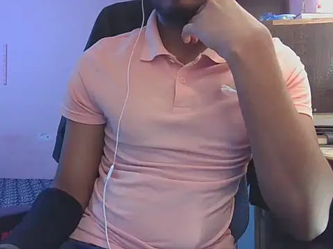 Snapshot of KissesBoyAD chatting on December 15, 2025, 5:52 pm KissesBoyAD online show from December 15, 2025, 5:52 pm