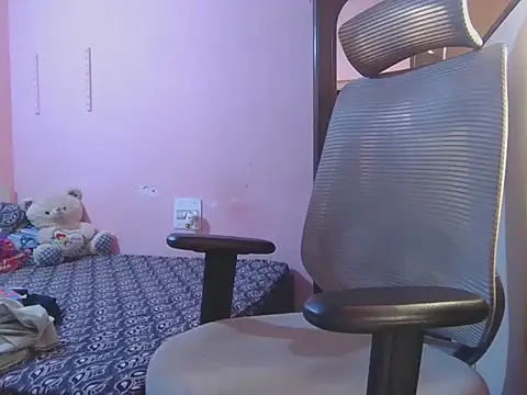 Snapshot of KissesBoyAD chatting on November 25, 2025, 3:40 am KissesBoyAD online show from November 25, 2025, 3:40 am