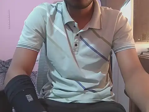 Snapshot of KissesBoyAD chatting on November 27, 2025, 4:46 am KissesBoyAD online show from November 27, 2025, 4:46 am