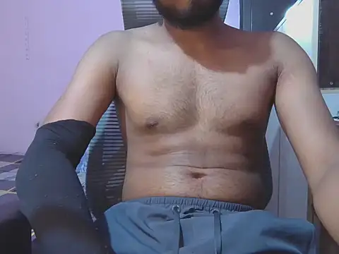 Snapshot of KissesBoyAD chatting on September 22, 2025, 5:24 am KissesBoyAD online show from September 22, 2025, 5:24 am