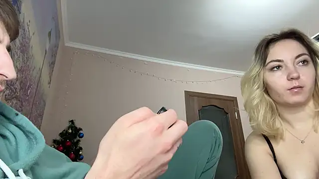 Snapshot of JackyAndHelen chatting on December 24, 2024, 10:39 pm JackyAndHelen online show from December 24, 2024, 10:39 pm