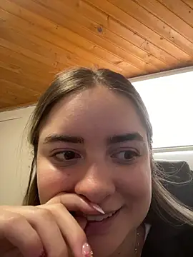 imlindapink online show from July 4, 2026, 3:27 pm