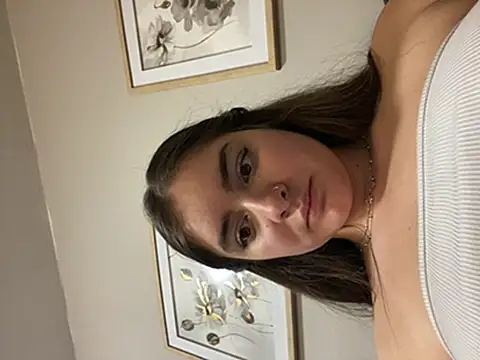 imlindapink online show from March 21, 2025, 7:24 pm