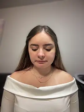 imlindapink online show from December 18, 2025, 7:07 pm