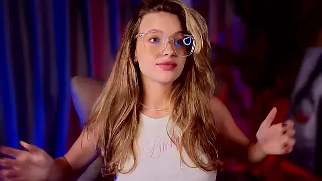 ElizavecaSunrise online show from September 19, 2025, 1:59 pm