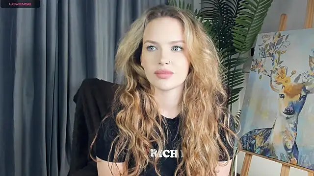 ElizavecaSunrise online show from November 3, 2025, 2:09 pm