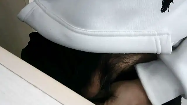 XiaoGuoGuo284512 online show from January 7, 2026, 10:04 pm