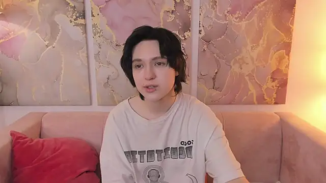 fiamoory online show from March 18, 2025, 4:29 am