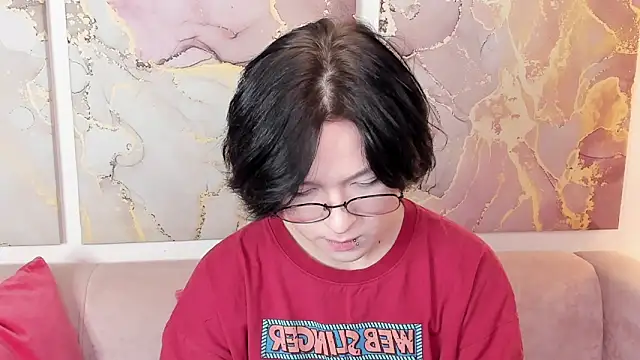 fiamoory online show from October 17, 2025, 6:06 am