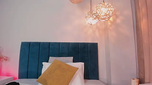 LaraGoldd online show from March 12, 2026, 12:38 am