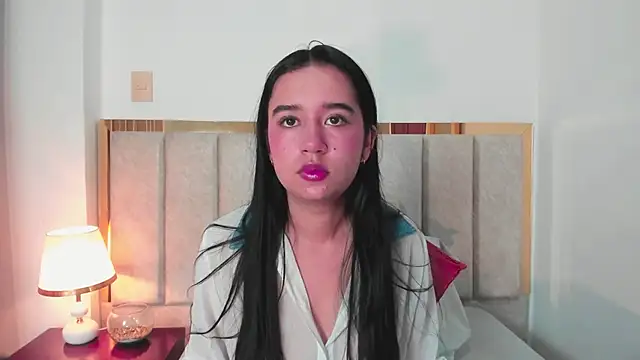 LaraGoldd online show from September 30, 2025, 11:00 pm