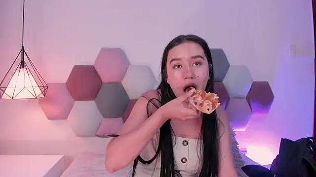 LaraGoldd online show from March 5, 2026, 12:40 am