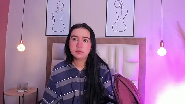 LaraGoldd online show from February 10, 2026, 12:48 pm