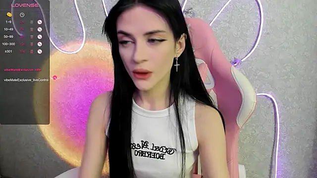 Snapshot of Molly_Crystall chatting on May 29, 2026, 3:34 am Molly Crystall online show from May 29, 2026, 3:34 am
