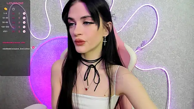 Snapshot of Molly_Crystall chatting on May 23, 2026, 3:05 am Molly Crystall online show from May 23, 2026, 3:05 am