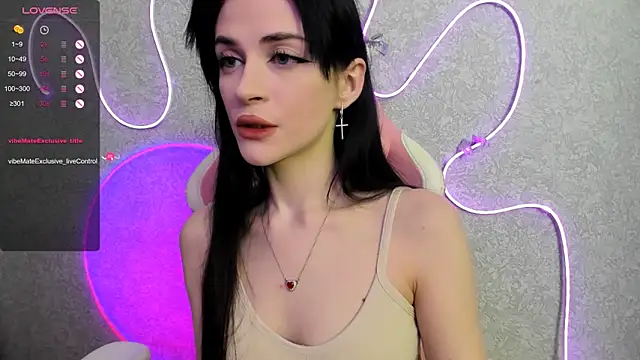 Snapshot of Molly_Crystall chatting on May 24, 2026, 3:39 am Molly Crystall online show from May 24, 2026, 3:39 am