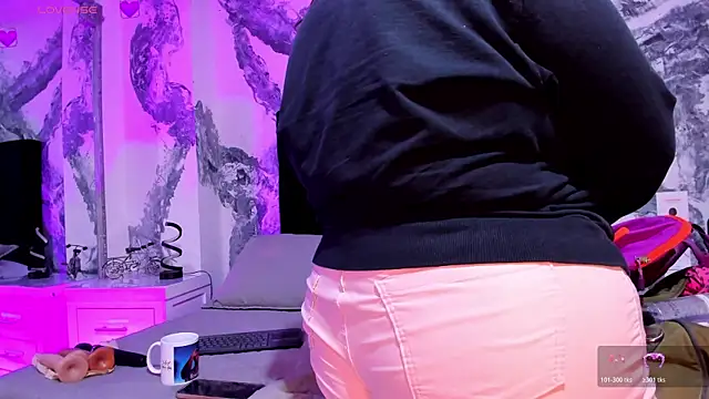JulietaKane online show from June 24, 2026, 9:01 pm