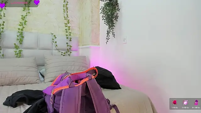 JulietaKane online show from June 25, 2026, 8:36 pm