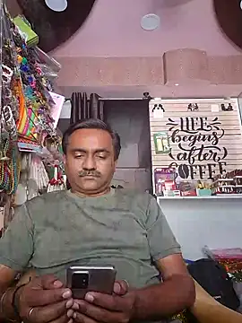 LOVEGURU D online show from February 23, 2025, 9:44 am