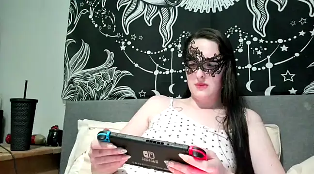 LexiSnowUK online show from February 26, 2025, 11:41 pm