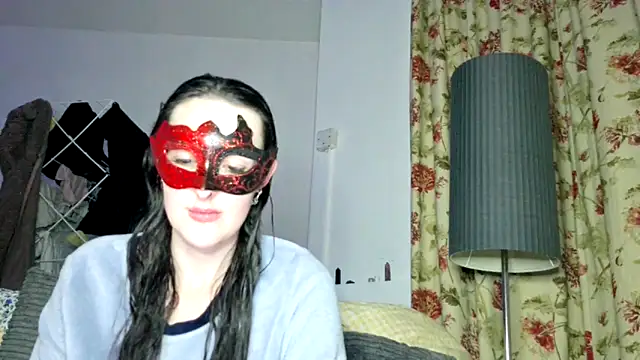 LexiSnowUK online show from December 5, 2025, 7:55 pm