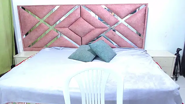 Snapshot of moan_sex2 chatting on June 25, 2026, 3:26 am moan sex2 online show from June 25, 2026, 3:26 am
