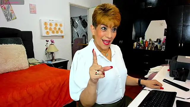 Angelina Stone 65 online show from July 27, 2026, 9:33 pm