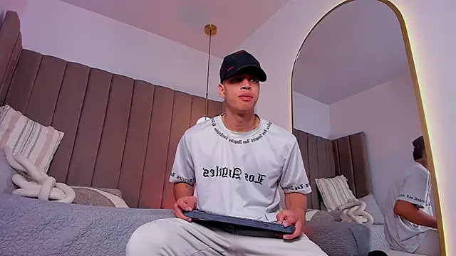 Benjamin More online show from June 13, 2026, 3:04 am