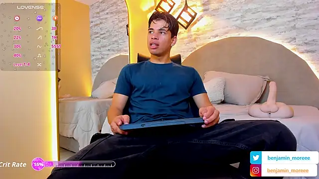 Benjamin More online show from September 27, 2025, 11:16 am