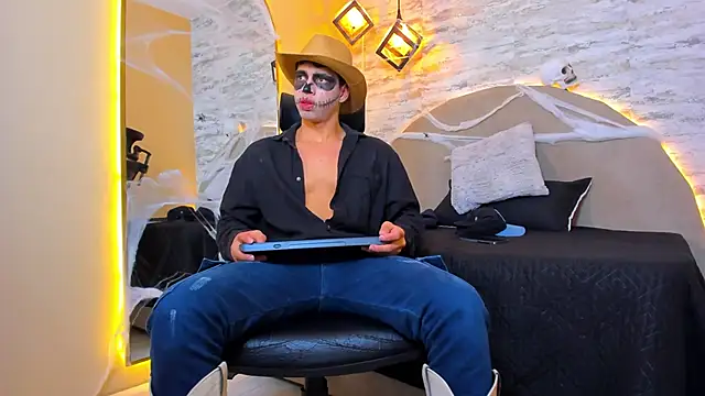 Benjamin More online show from October 31, 2025, 8:27 pm