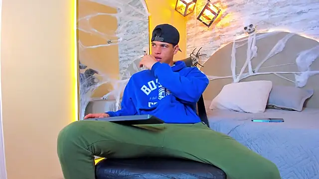 Benjamin More online show from October 21, 2025, 12:37 pm