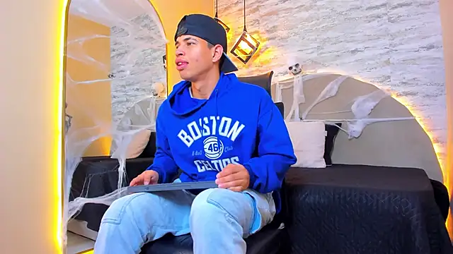 Benjamin More online show from October 23, 2025, 10:14 am