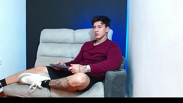 JUSTIN FULLER1 online show from June 23, 2026, 3:37 am