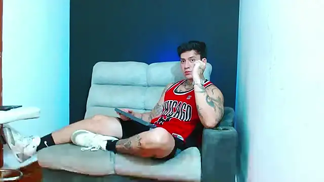JUSTIN FULLER1 online show from July 16, 2026, 12:40 am