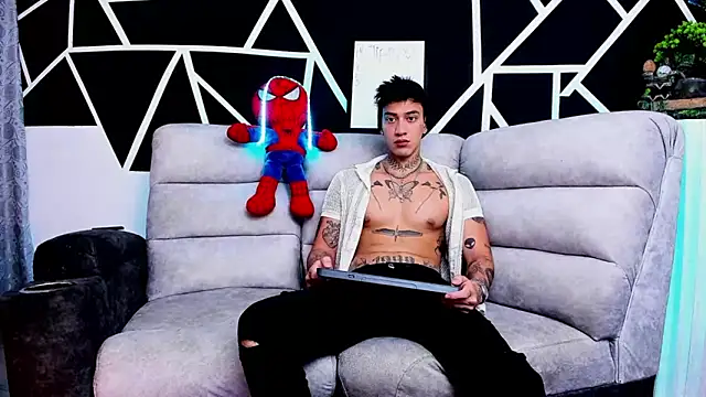 JUSTIN FULLER1 online show from March 19, 2025, 2:57 pm