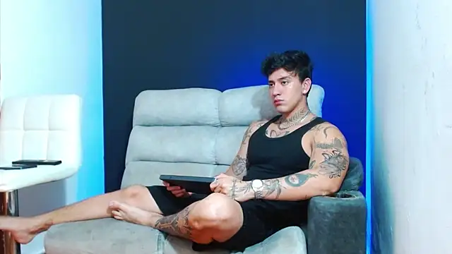 JUSTIN FULLER1 online show from May 4, 2026, 6:55 pm