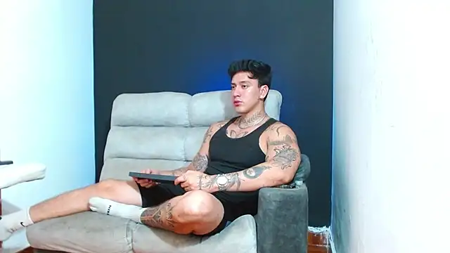 JUSTIN FULLER1 online show from July 17, 2026, 12:19 am