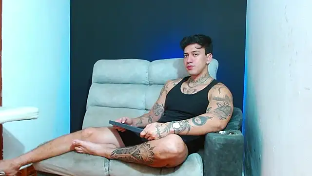 JUSTIN FULLER1 online show from July 8, 2026, 4:29 pm