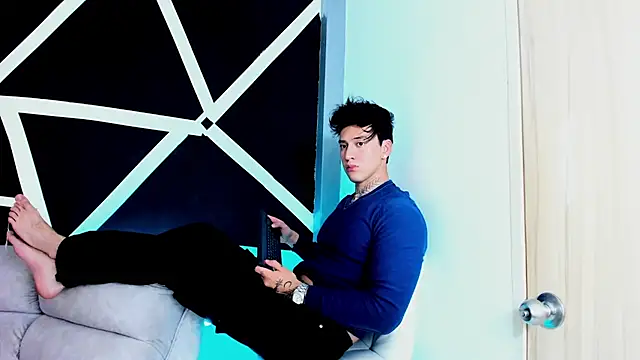 JUSTIN FULLER1 online show from September 19, 2025, 12:36 am